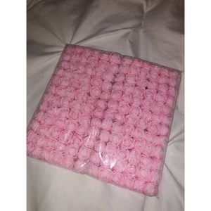 Pack of Artificial Roses